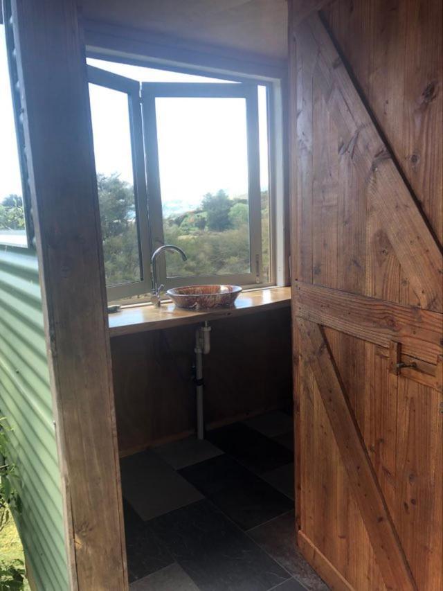 Sunrise Cabin At First Light Rangihaeata Retreat Takaka Exteriér fotografie